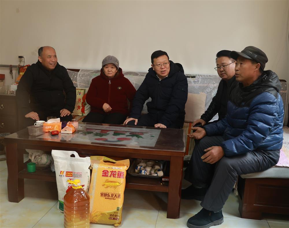 新春送溫暖 幫扶顯擔(dān)當(dāng)！ 濟(jì)南產(chǎn)發(fā)集團(tuán)走訪慰問(wèn)“第一書記”幫扶村
